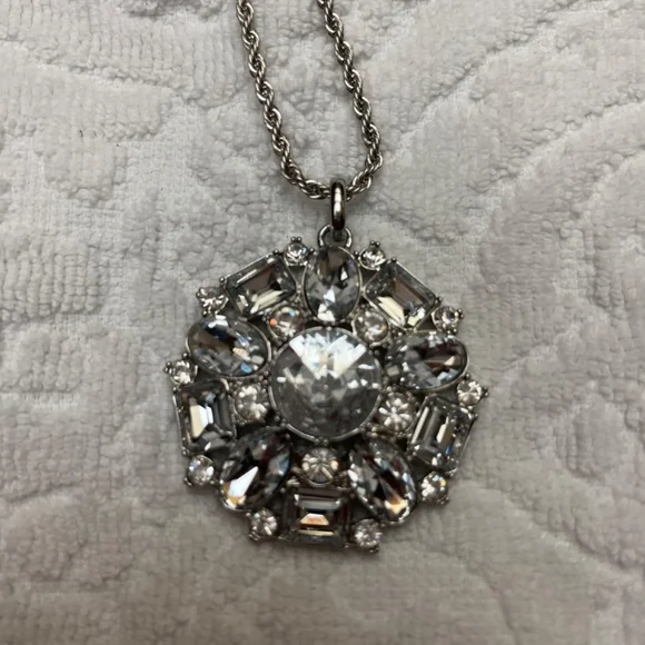 New, Without Tags, Betsy Johnson Long Neclace with Large Chrystal Pendant. - Picture 12 of 16